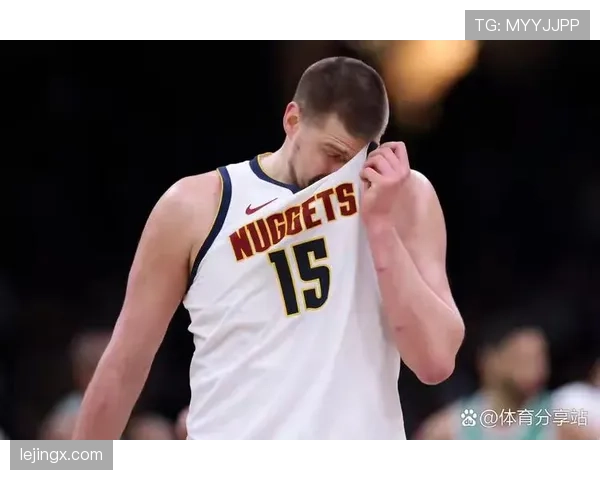 米切尔·罗宾逊对位约基奇挡拆护筐更胜上季防守